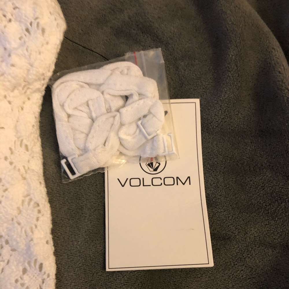 Volcom romper - Picture 8 of 9